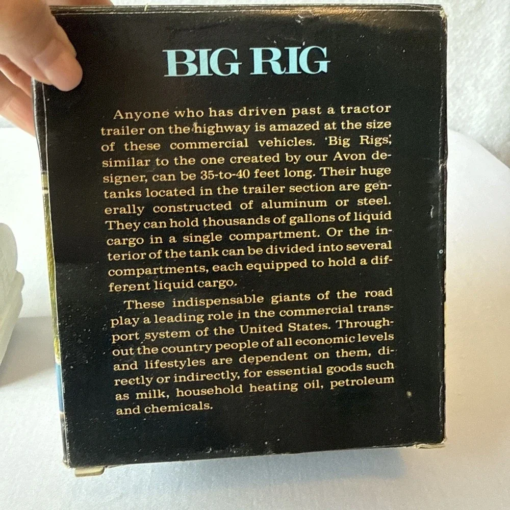 Vintage Avon Big Rig Truck After Shave & Talc Set FULL With Box 1970s Decanter